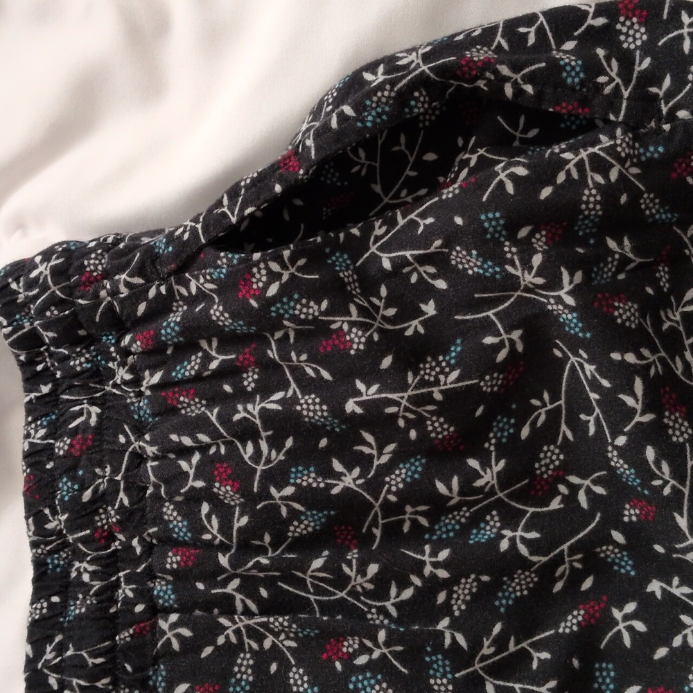 UNIQLO EUC Black Floral Lounge Pants Rayon 2 Pockets Elastic Waist - Picture 3 of 5